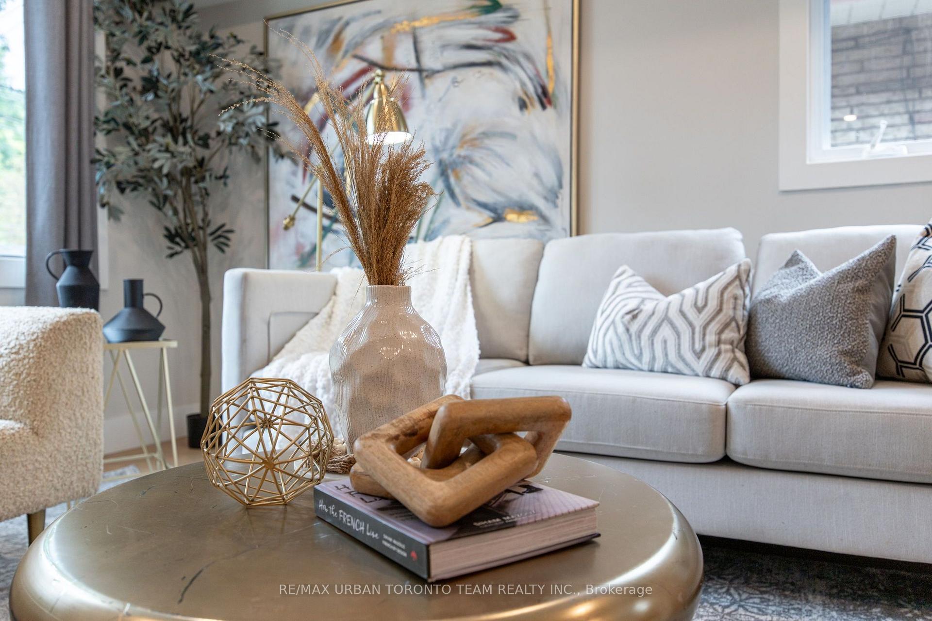 Photo 6 of 3517 St Clair Avenue E, Scarborough, Clairlea-Birchmount — HOMEH