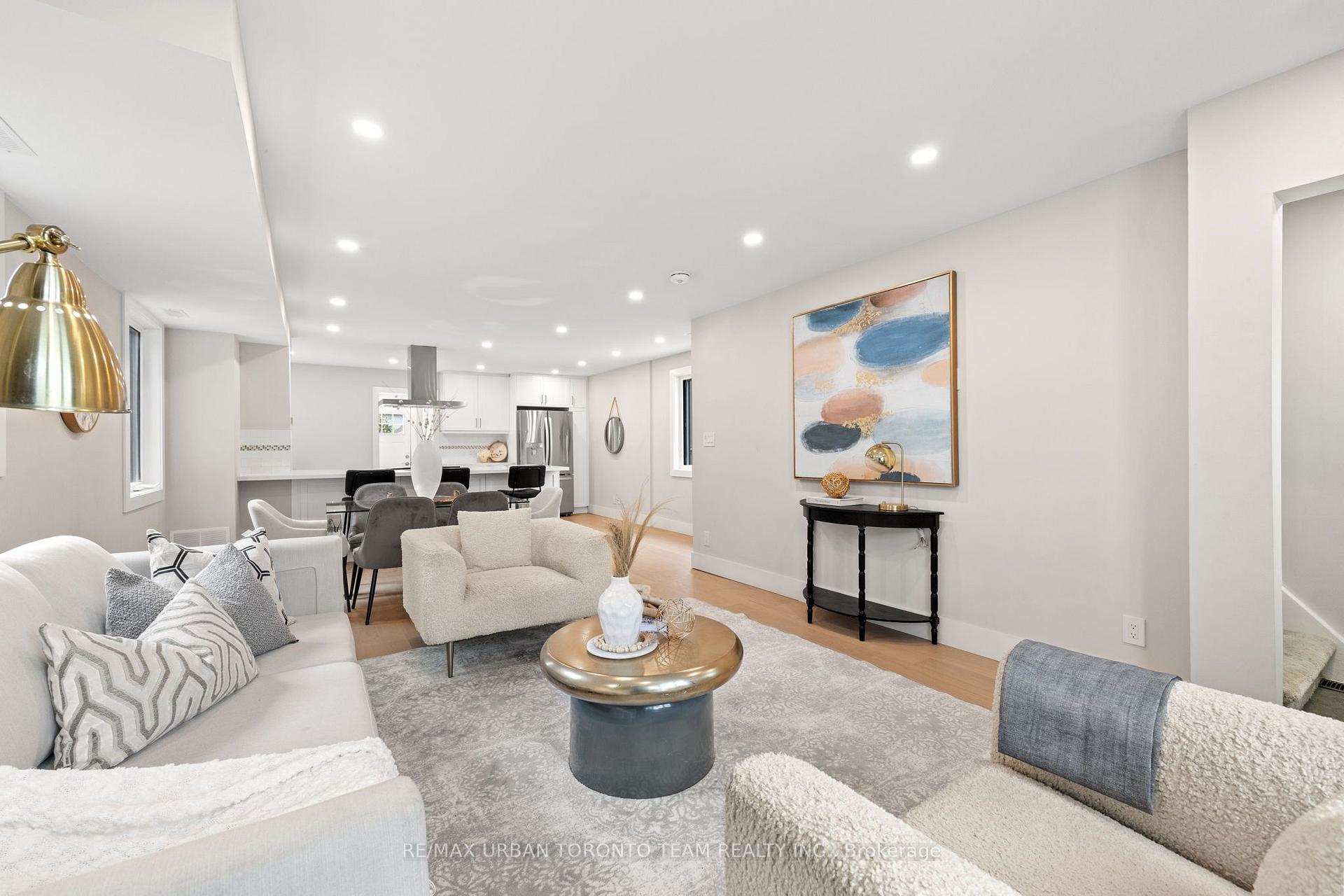 Photo 7 of 3517 St Clair Avenue E, Scarborough, Clairlea-Birchmount — HOMEH