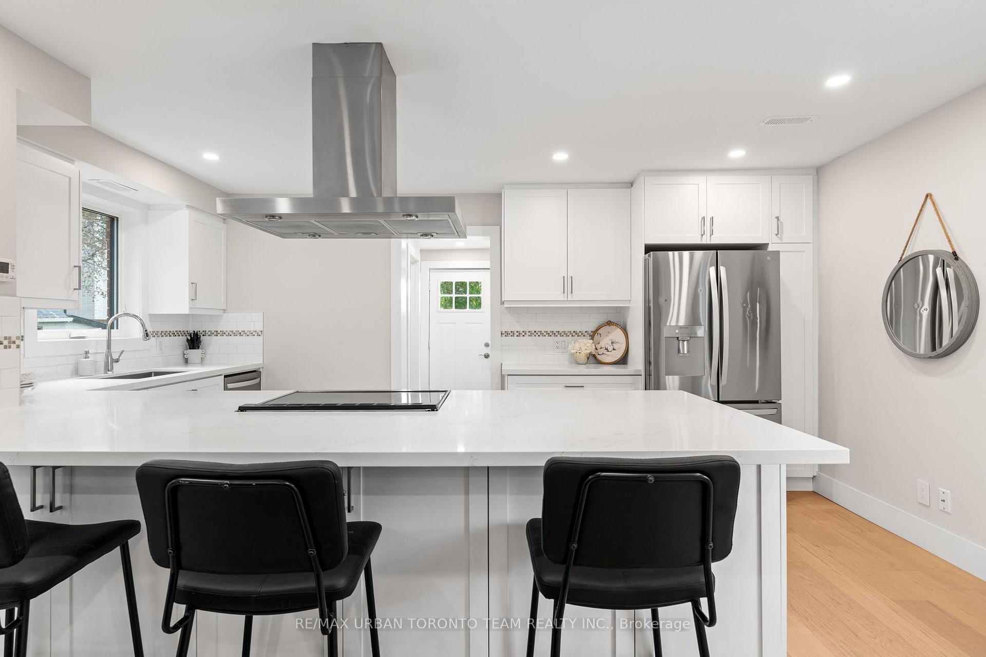 Photo 12 of 3517 St Clair Avenue E, Scarborough, Clairlea-Birchmount — HOMEH