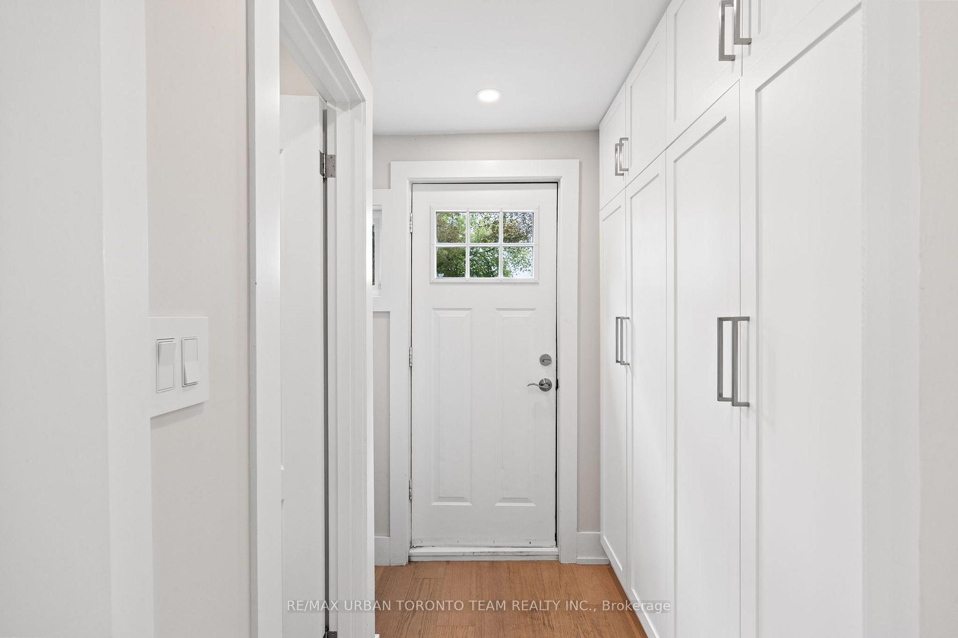 Photo 17 of 3517 St Clair Avenue E, Scarborough, Clairlea-Birchmount — HOMEH