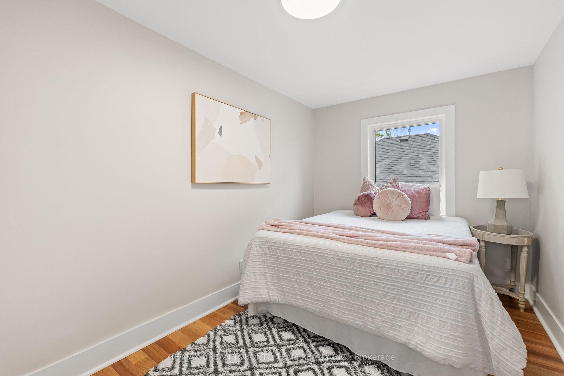 Photo 23 of 3517 St Clair Avenue E, Scarborough, Clairlea-Birchmount — HOMEH