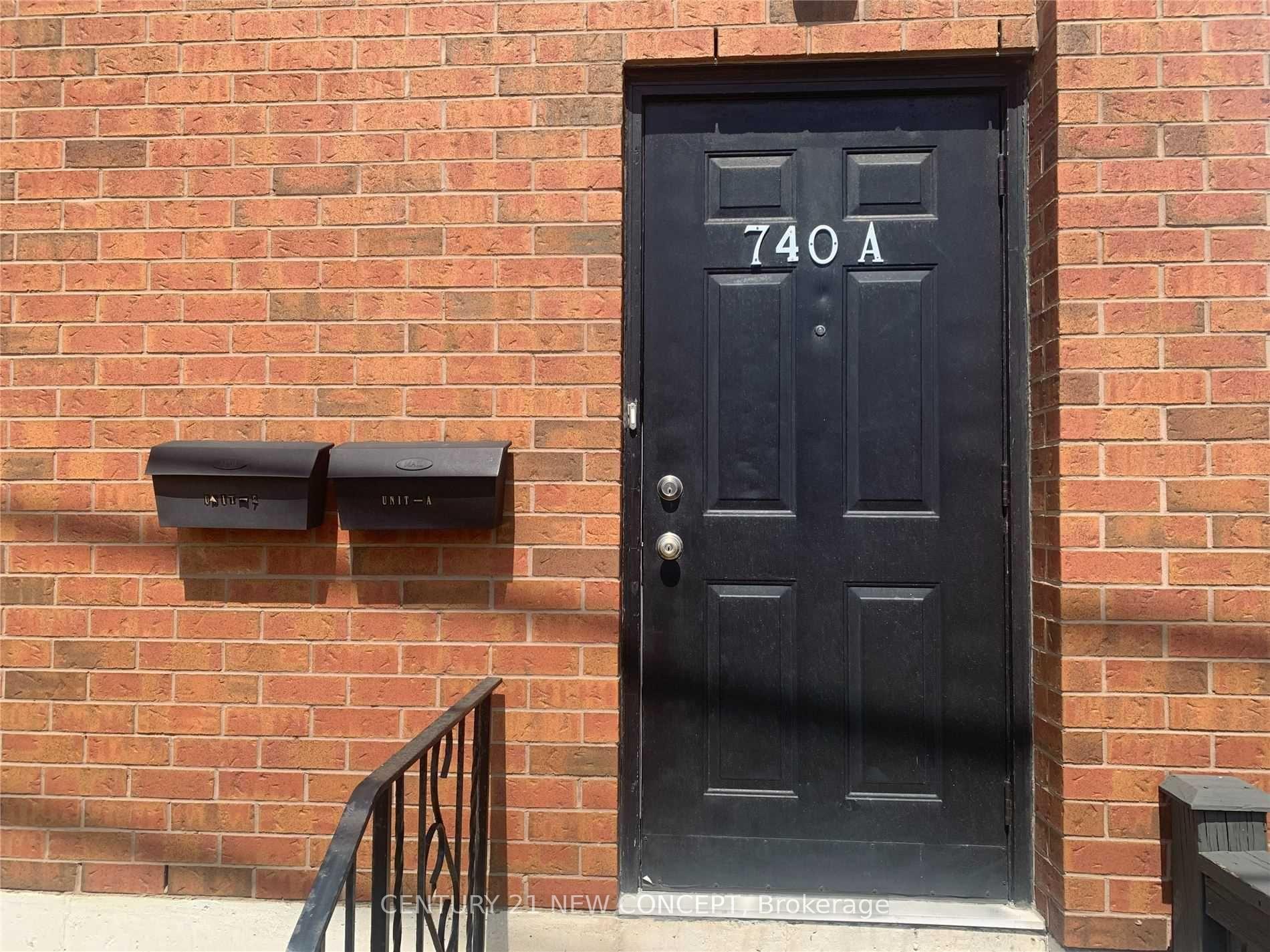 Photo of Unit A, 740 Lakeshore Road
