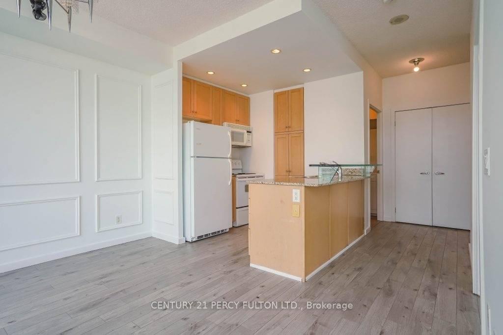 Photo 4 of Unit 3513, 8 York Street, Toronto, Waterfront Communities — HOMEH