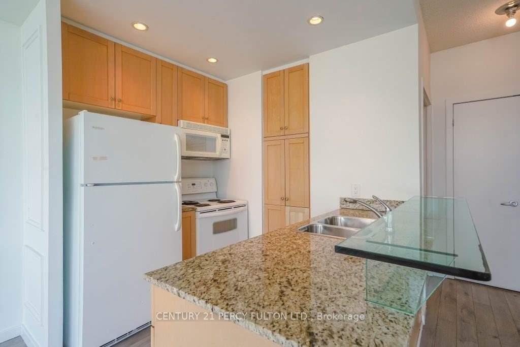 Photo 7 of Unit 3513, 8 York Street, Toronto, Waterfront Communities — HOMEH