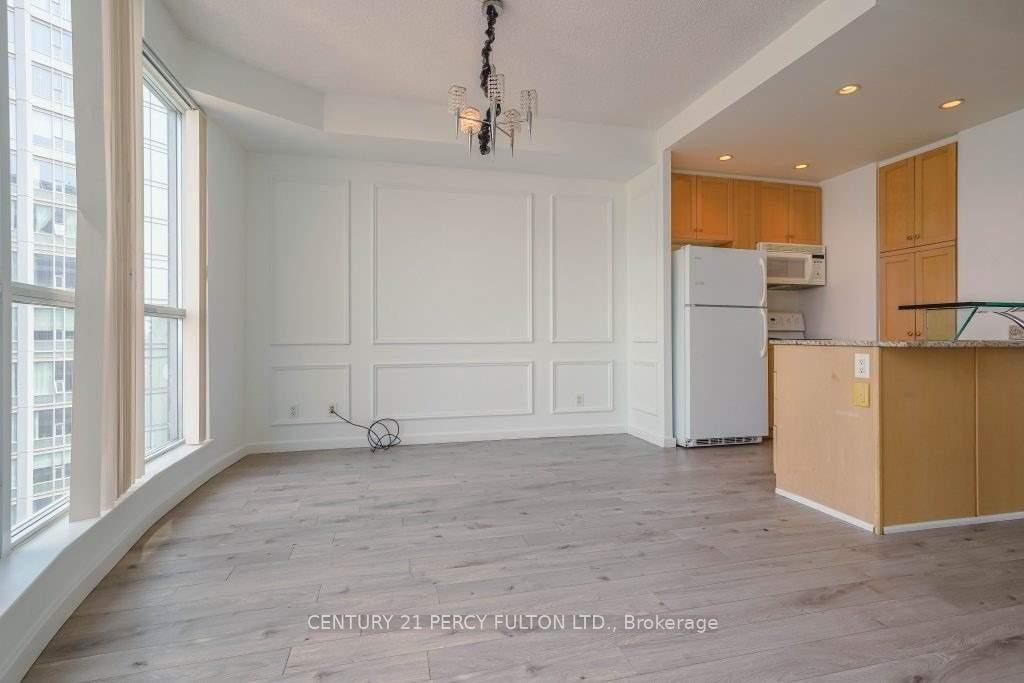 Photo 10 of Unit 3513, 8 York Street, Toronto, Waterfront Communities — HOMEH