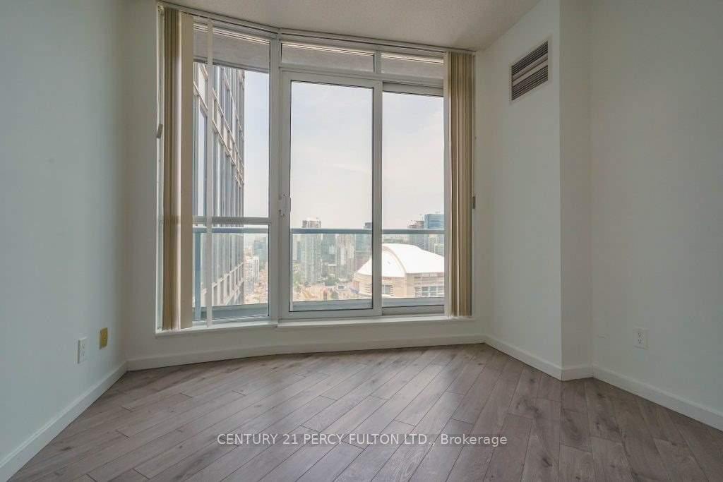 Photo 16 of Unit 3513, 8 York Street, Toronto, Waterfront Communities — HOMEH