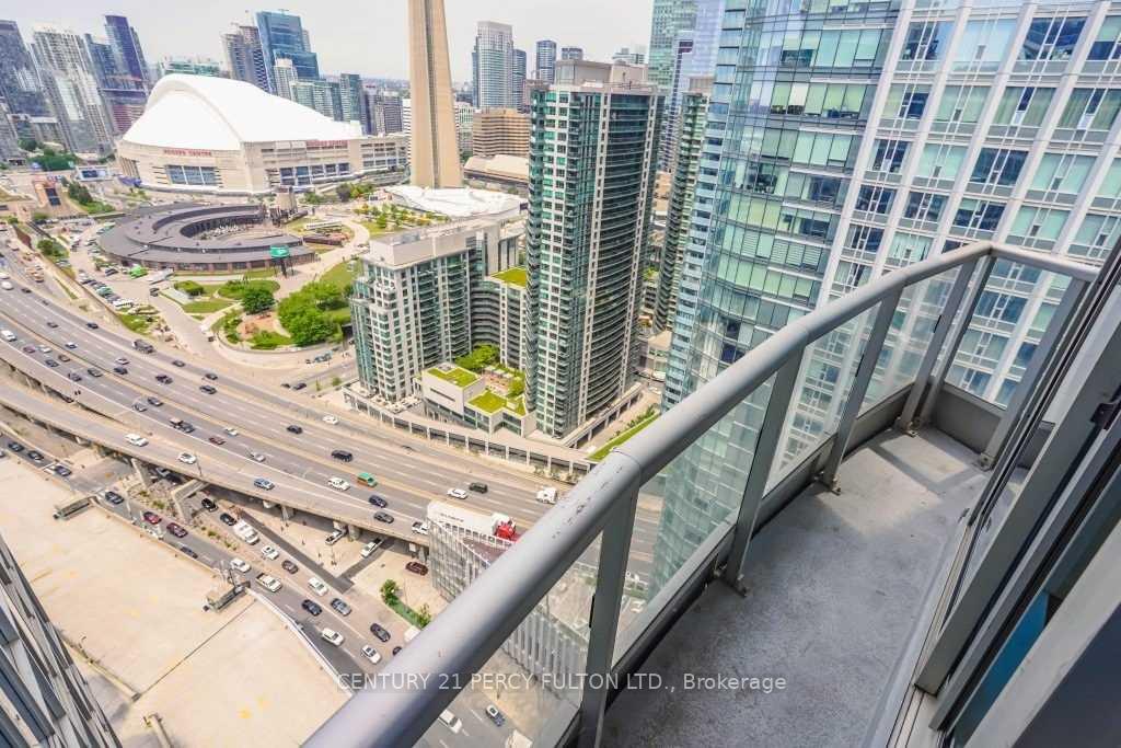 Photo 18 of Unit 3513, 8 York Street, Toronto, Waterfront Communities — HOMEH