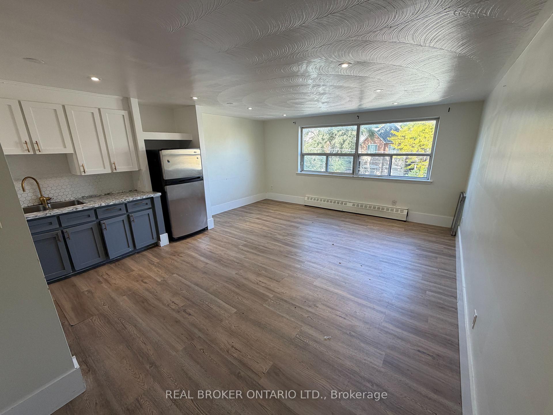 Photo of Unit 202, 50 Benson Avenue