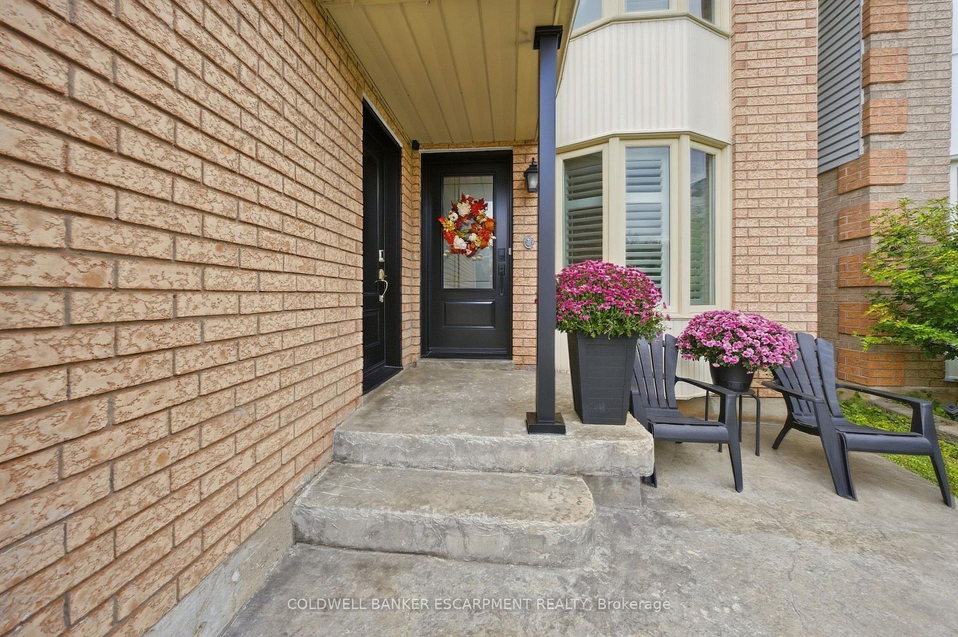 Photo 4 of 23 Lasby Lane, Halton Hills, Acton — HOMEH