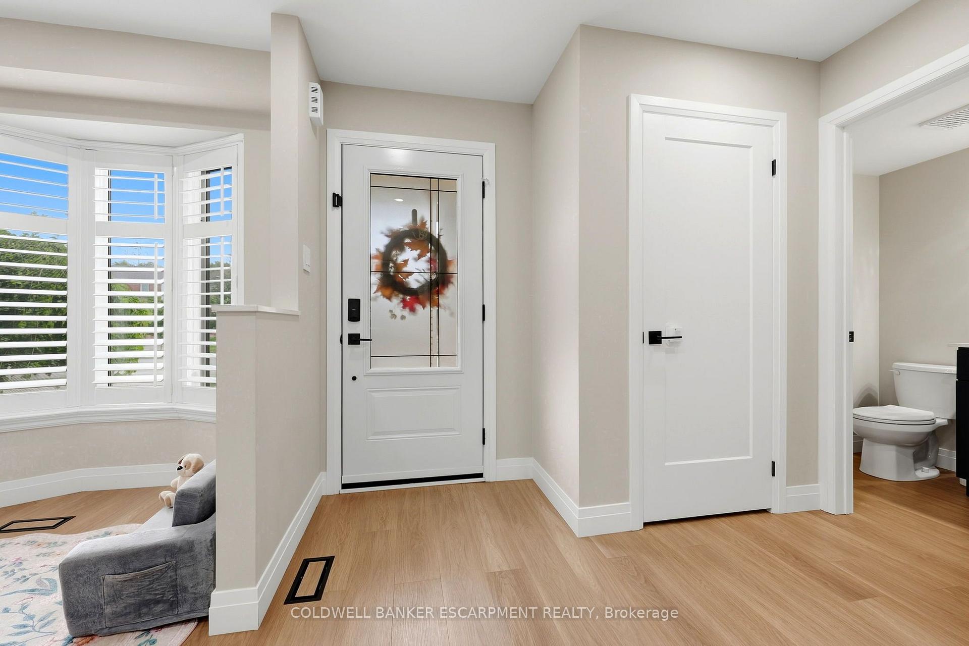 Photo 5 of 23 Lasby Lane, Halton Hills, Acton — HOMEH