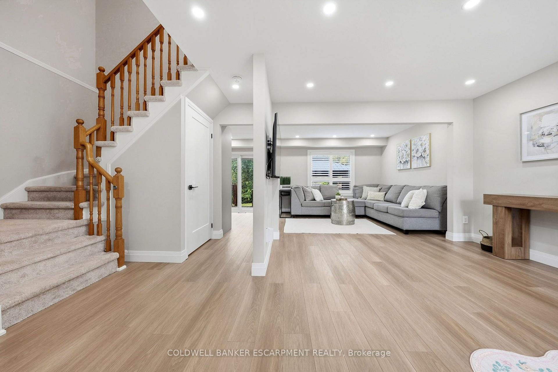 Photo 7 of 23 Lasby Lane, Halton Hills, Acton — HOMEH