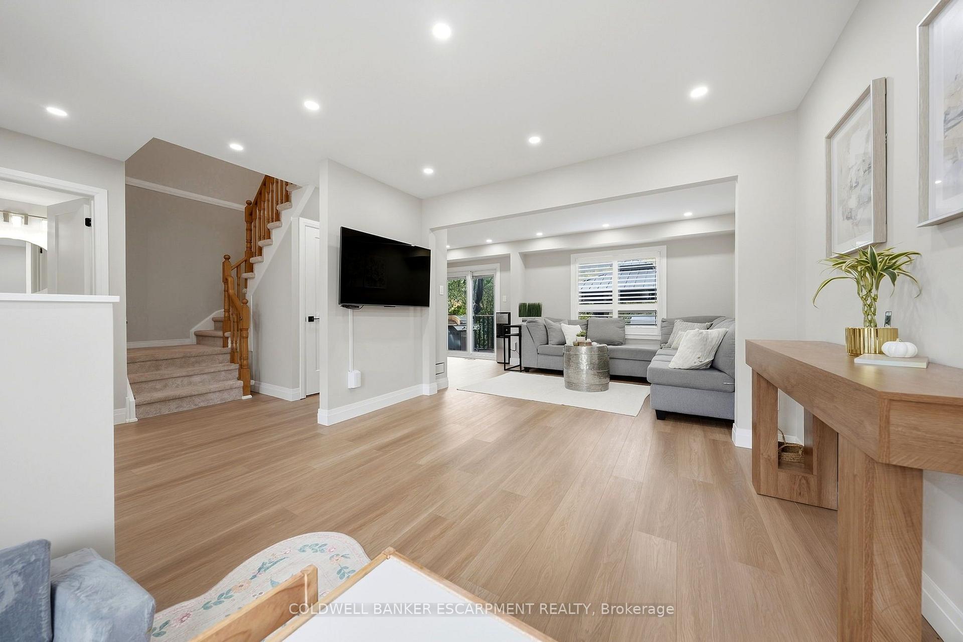 Photo 11 of 23 Lasby Lane, Halton Hills, Acton — HOMEH