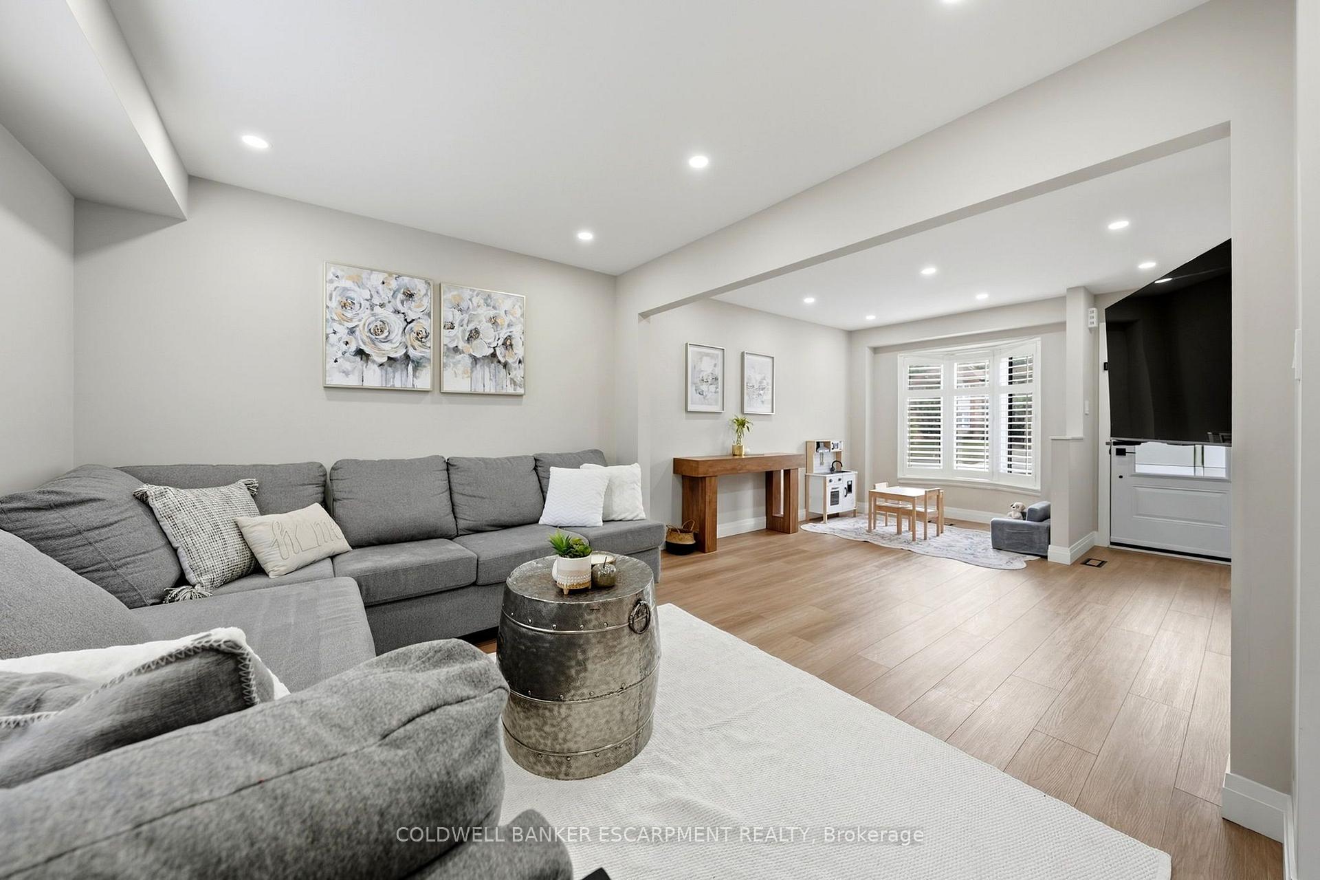Photo 14 of 23 Lasby Lane, Halton Hills, Acton — HOMEH