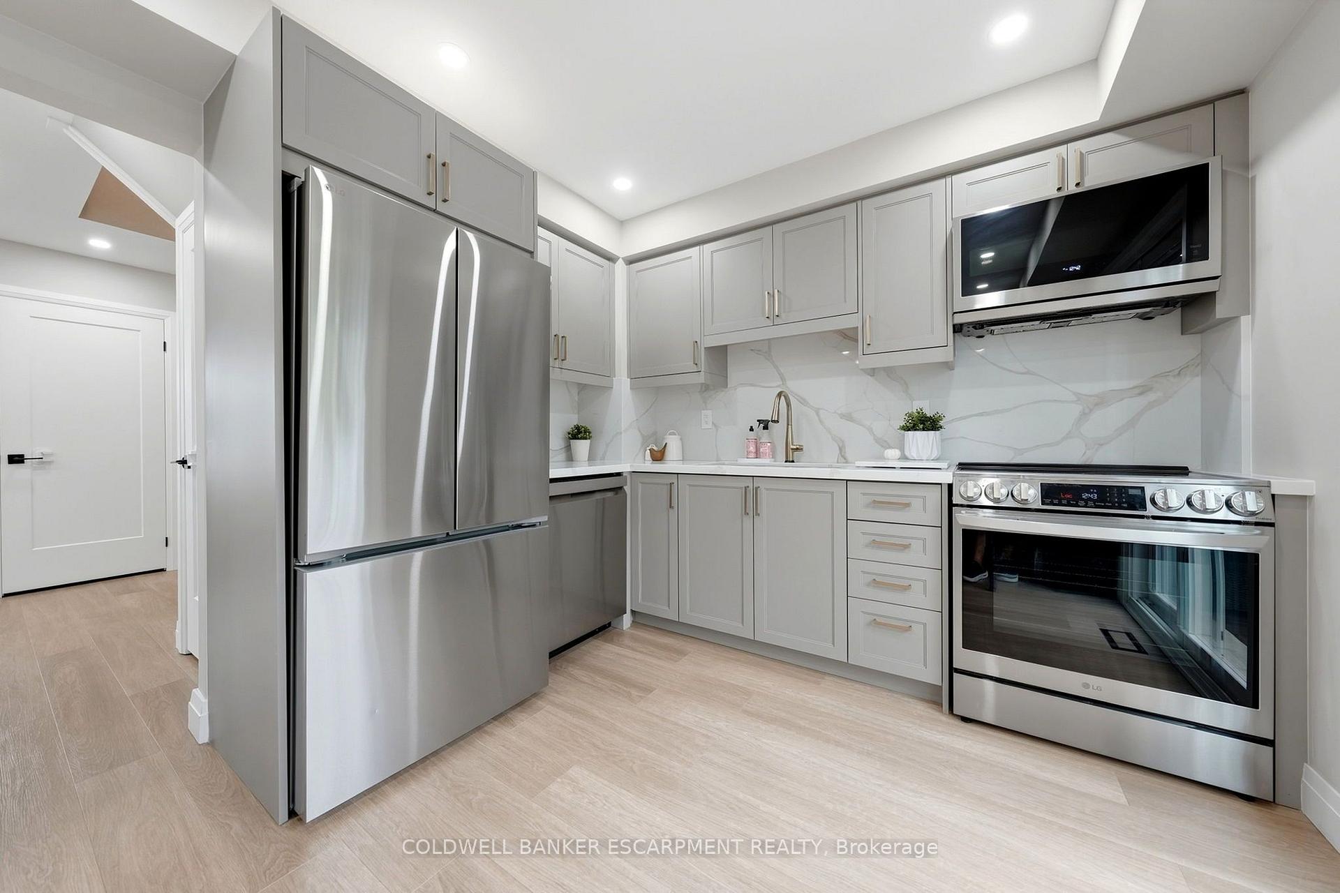 Photo 18 of 23 Lasby Lane, Halton Hills, Acton — HOMEH
