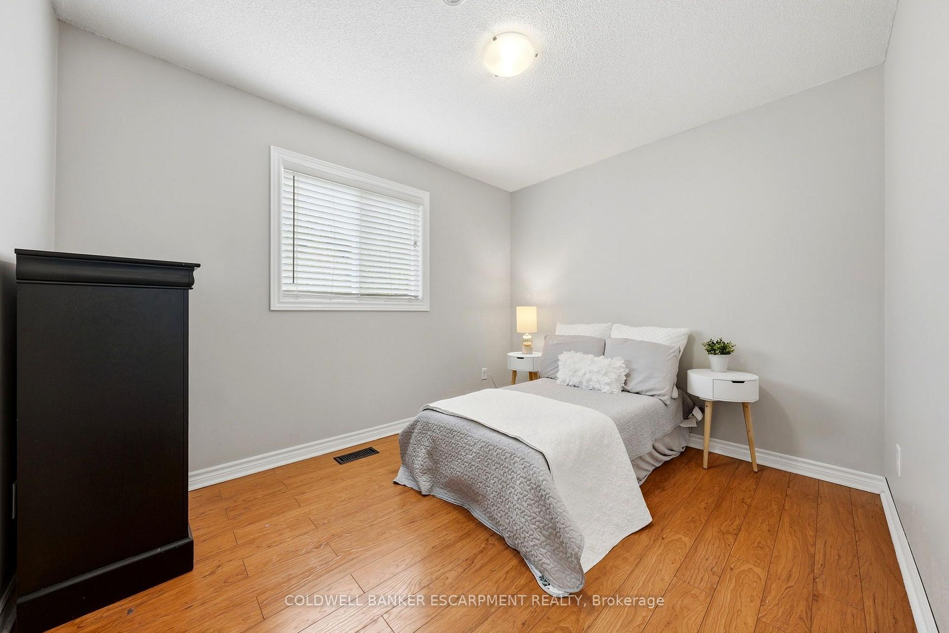 Photo 30 of 23 Lasby Lane, Halton Hills, Acton — HOMEH