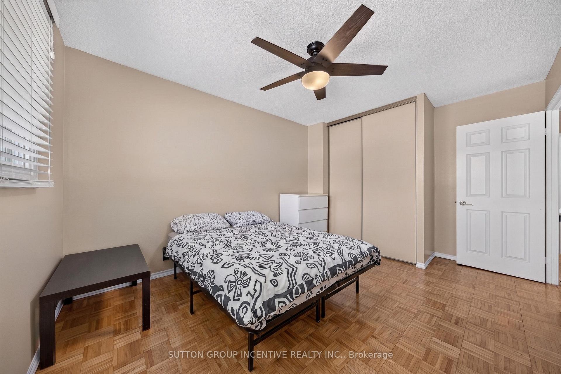 Photo 16 of 26 Fox Run, Barrie, Letitia Heights — HOMEH