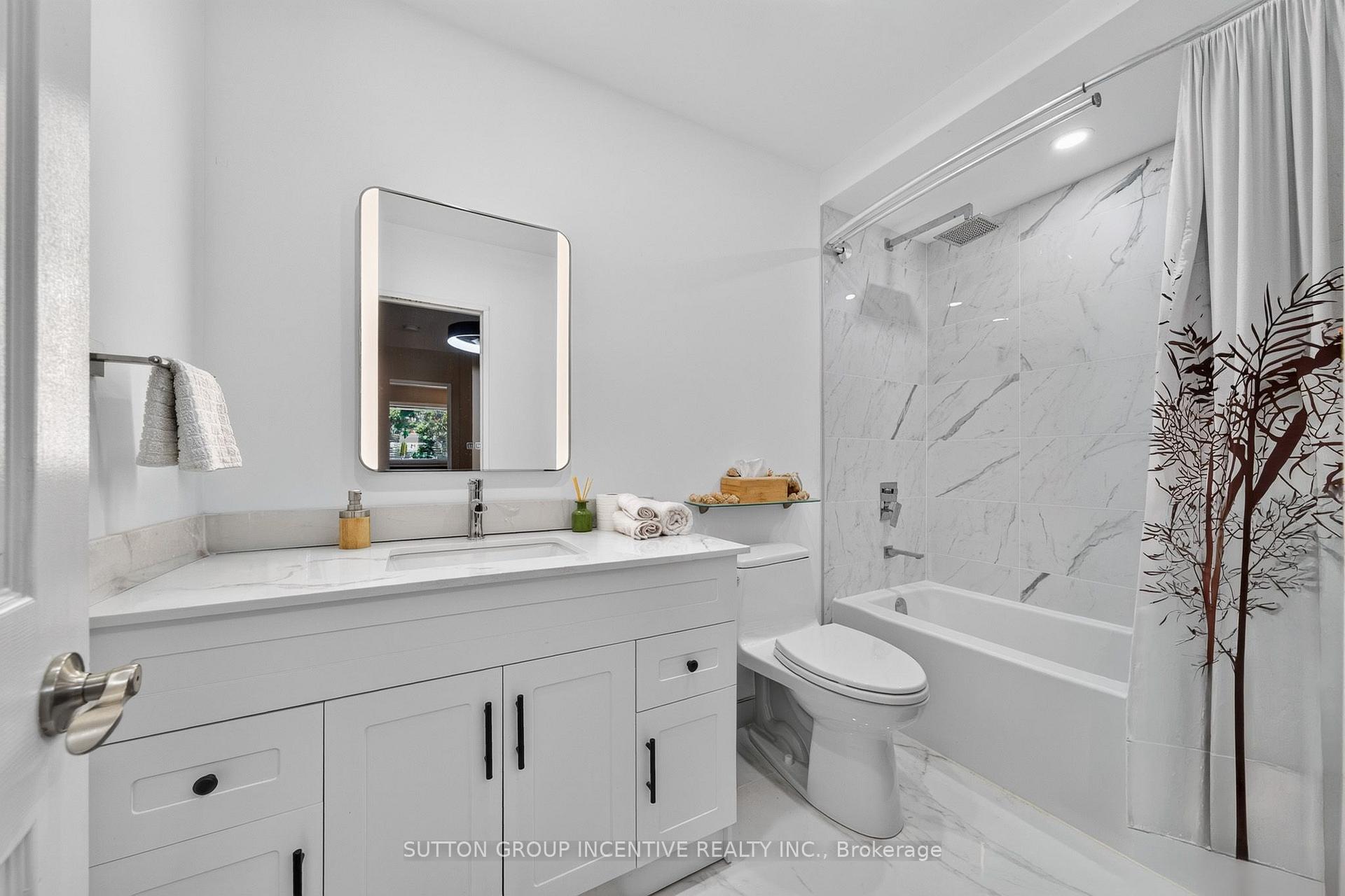Photo 18 of 26 Fox Run, Barrie, Letitia Heights — HOMEH