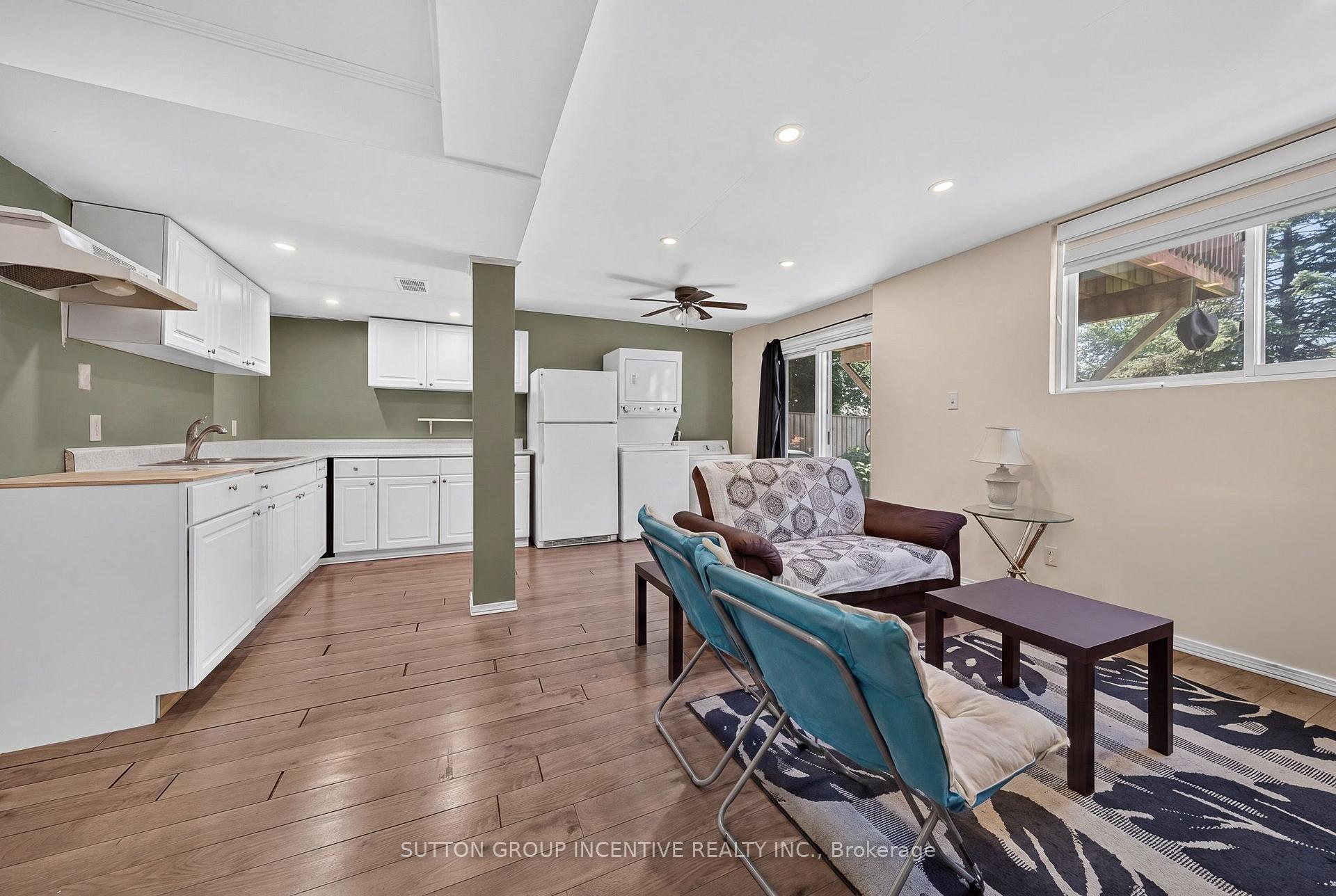 Photo 19 of 26 Fox Run, Barrie, Letitia Heights — HOMEH