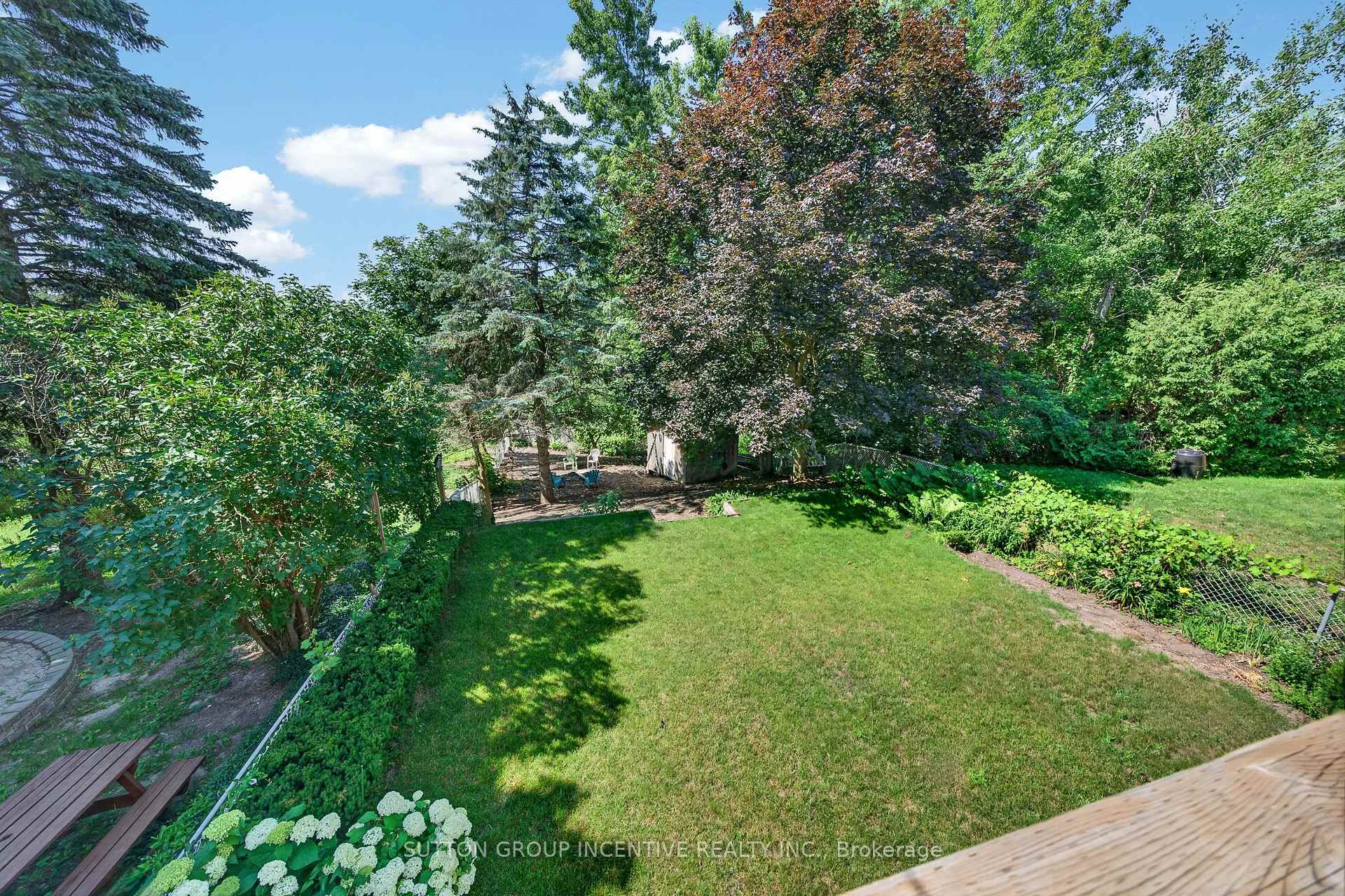 Photo 22 of 26 Fox Run, Barrie, Letitia Heights — HOMEH