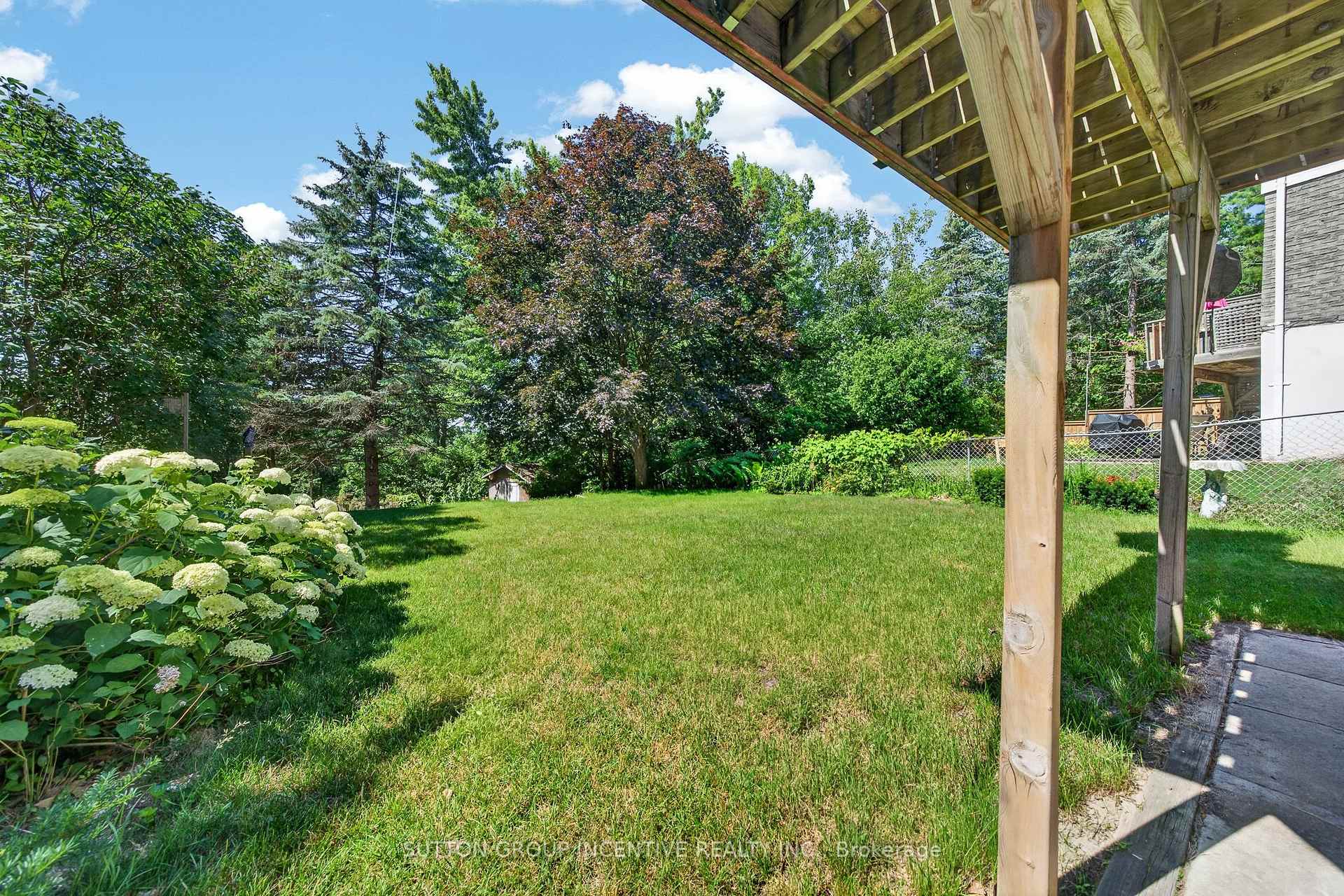 Photo 23 of 26 Fox Run, Barrie, Letitia Heights — HOMEH