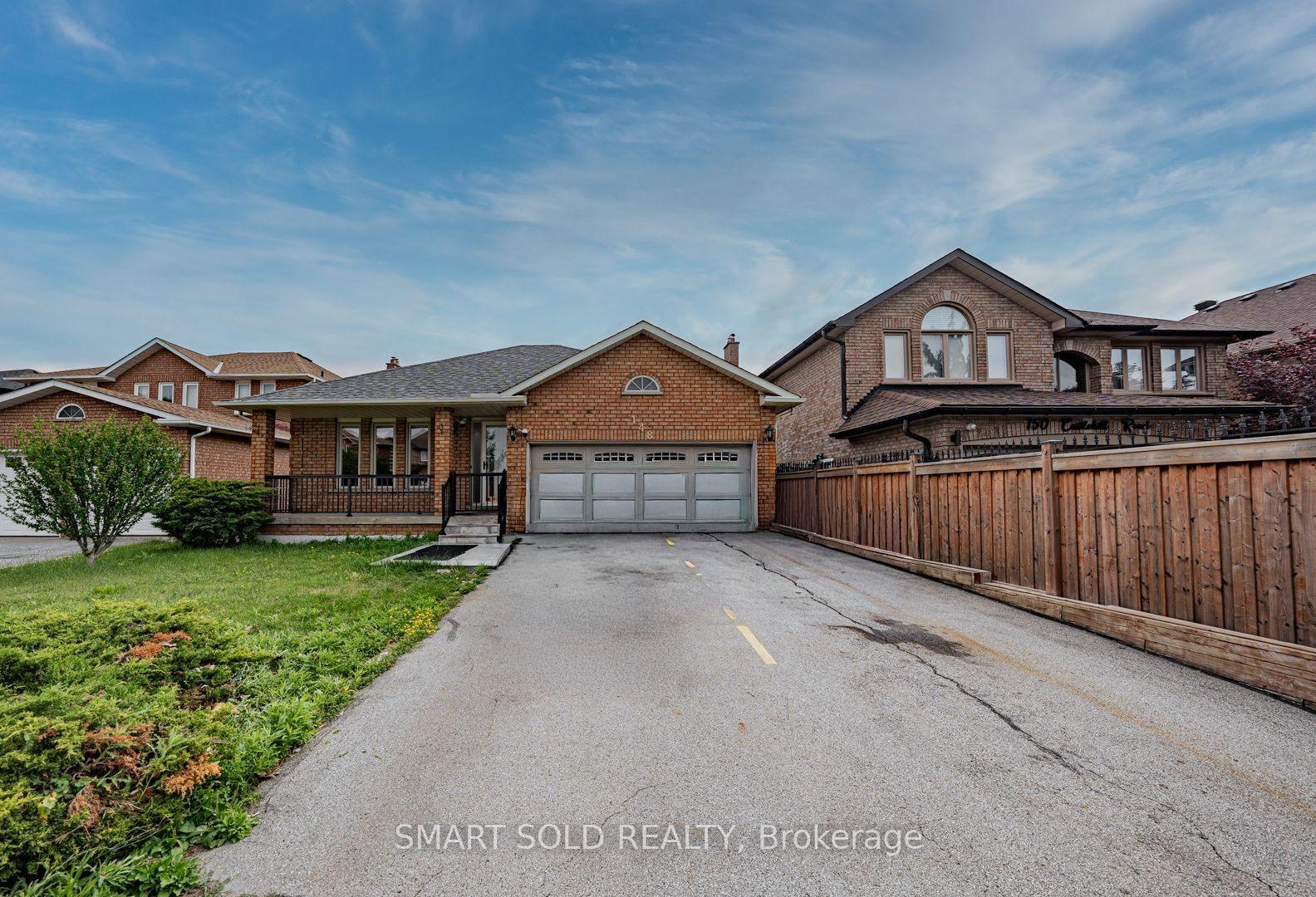 Photo 1 of 148 Castlehill Road, Vaughan, Maple — HOMEH