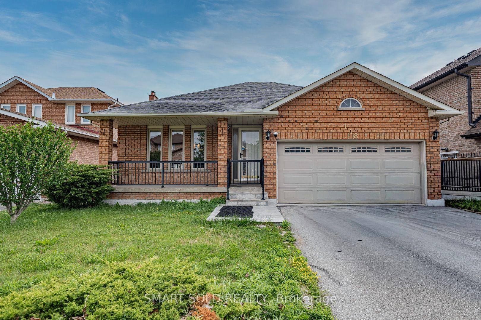 Photo 2 of 148 Castlehill Road, Vaughan, Maple — HOMEH