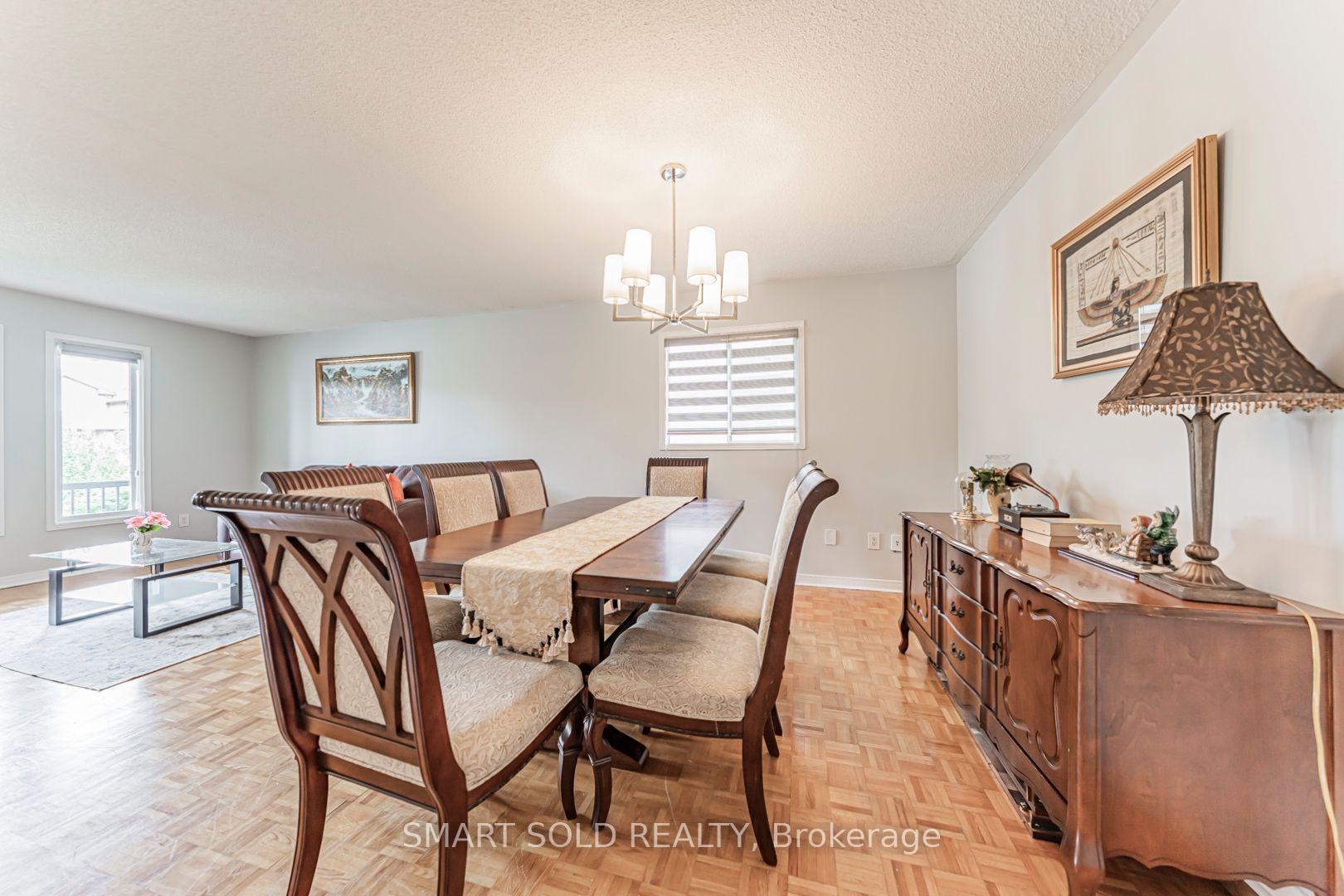 Photo 13 of 148 Castlehill Road, Vaughan, Maple — HOMEH