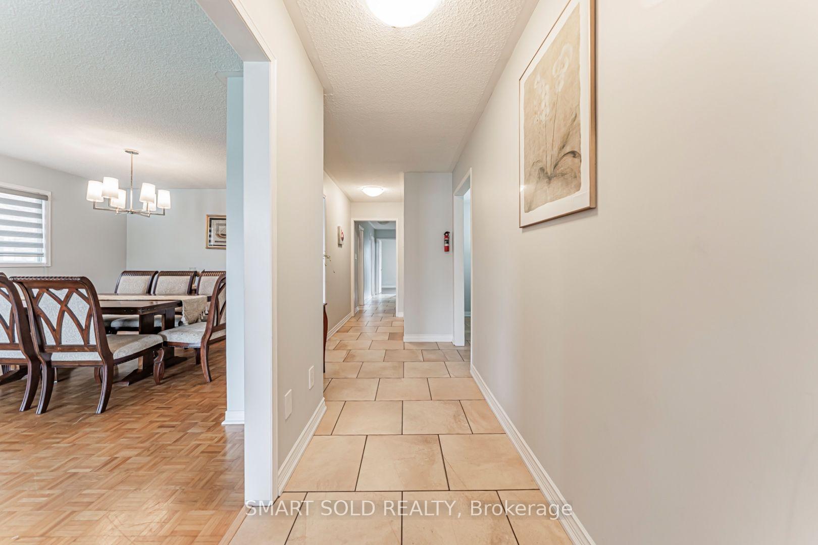 Photo 14 of 148 Castlehill Road, Vaughan, Maple — HOMEH
