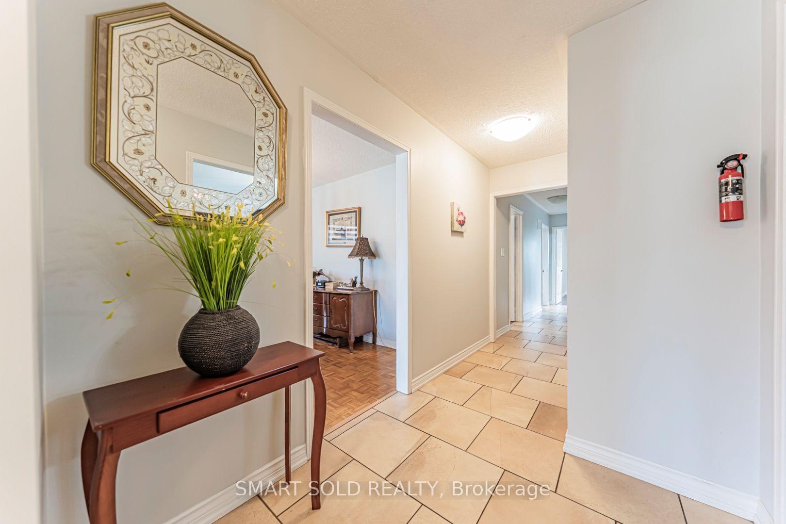 Photo 15 of 148 Castlehill Road, Vaughan, Maple — HOMEH