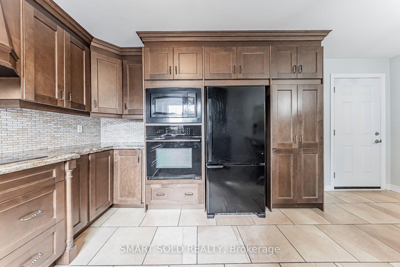 Photo 22 of 148 Castlehill Road, Vaughan, Maple — HOMEH