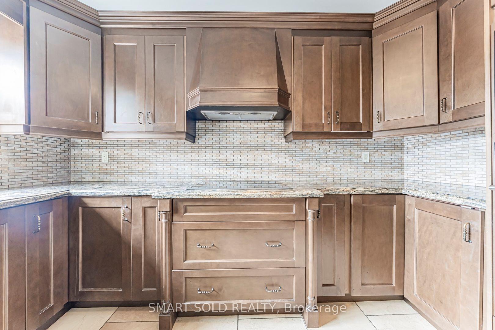 Photo 24 of 148 Castlehill Road, Vaughan, Maple — HOMEH