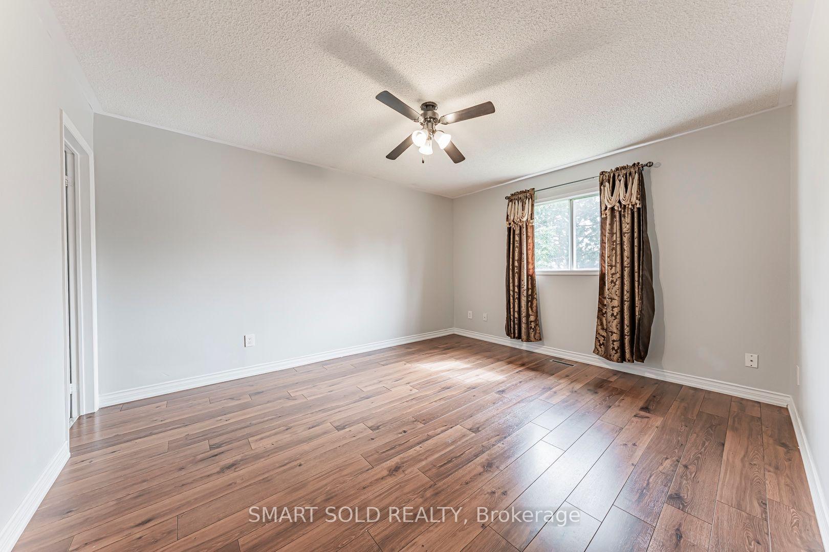 Photo 32 of 148 Castlehill Road, Vaughan, Maple — HOMEH