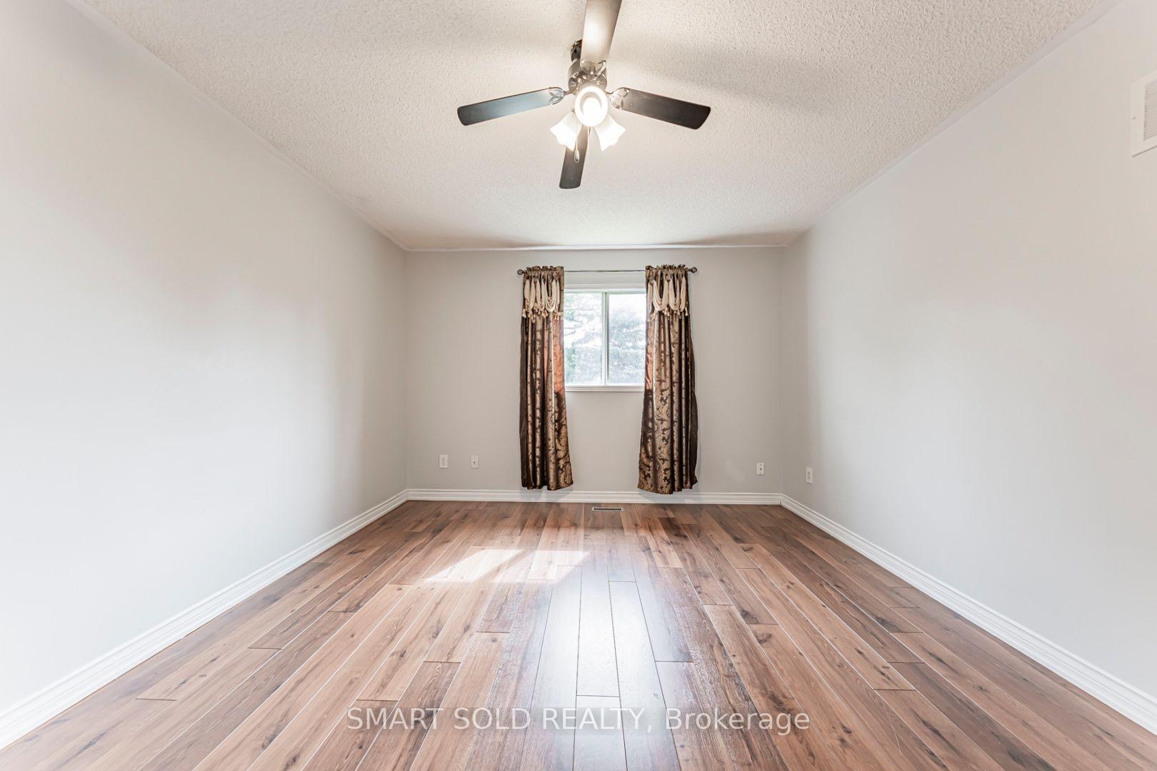 Photo 33 of 148 Castlehill Road, Vaughan, Maple — HOMEH