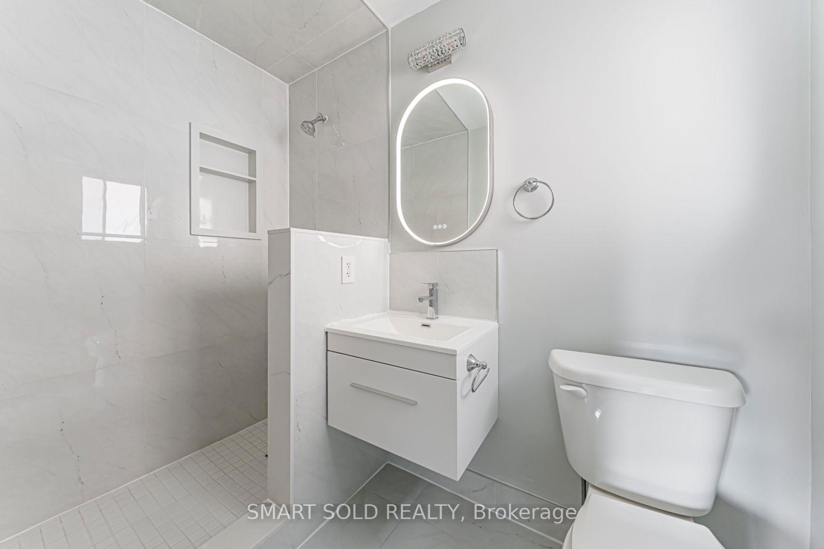 Photo 35 of 148 Castlehill Road, Vaughan, Maple — HOMEH