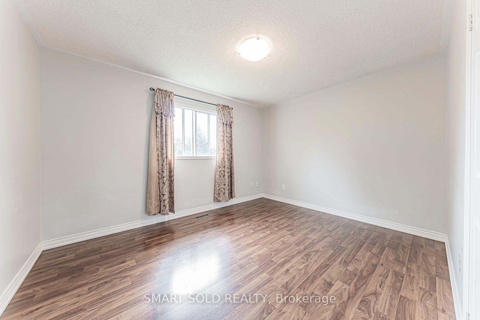 Photo 37 of 148 Castlehill Road, Vaughan, Maple — HOMEH