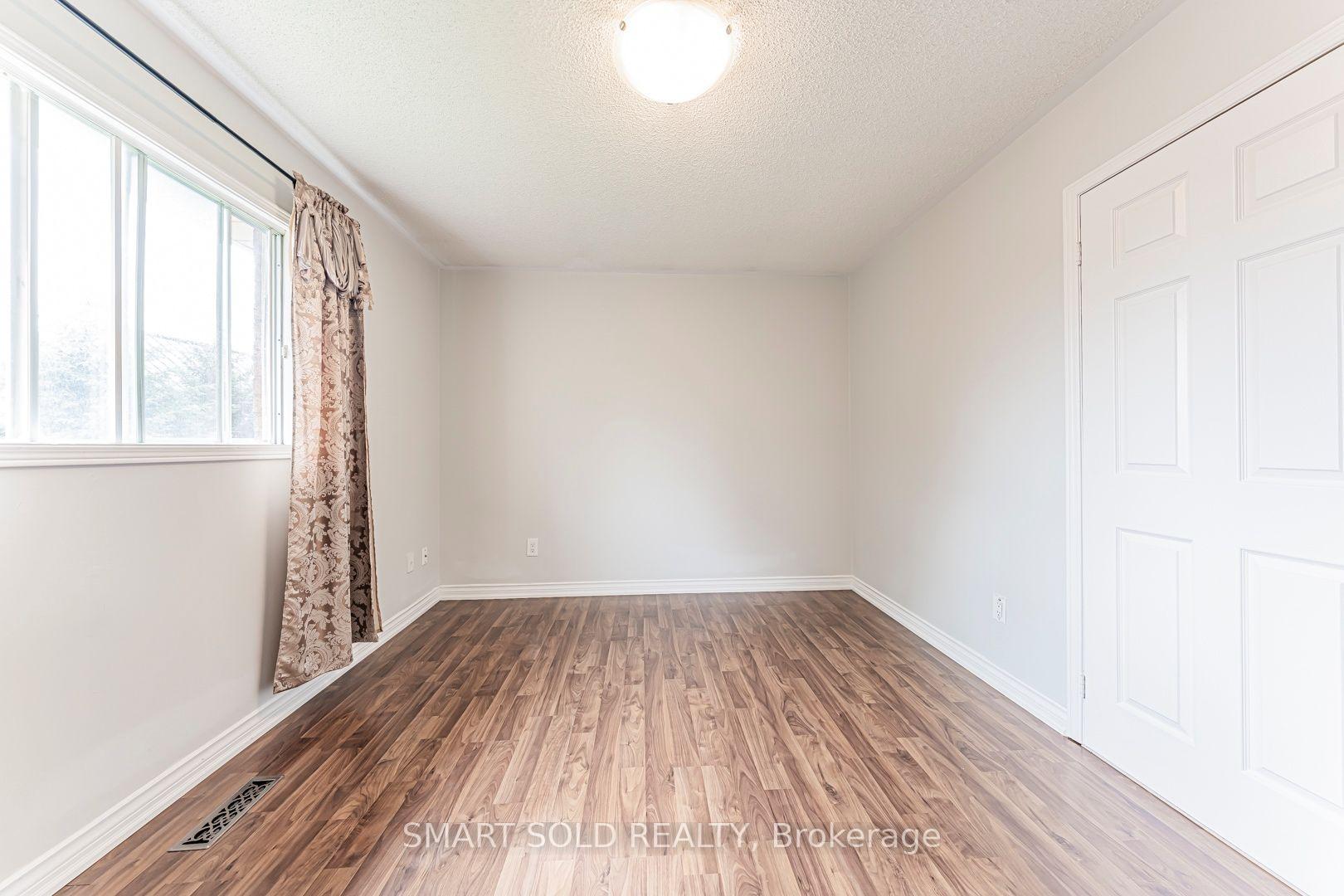 Photo 38 of 148 Castlehill Road, Vaughan, Maple — HOMEH