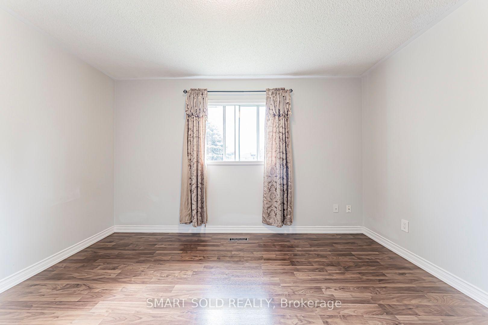 Photo 39 of 148 Castlehill Road, Vaughan, Maple — HOMEH