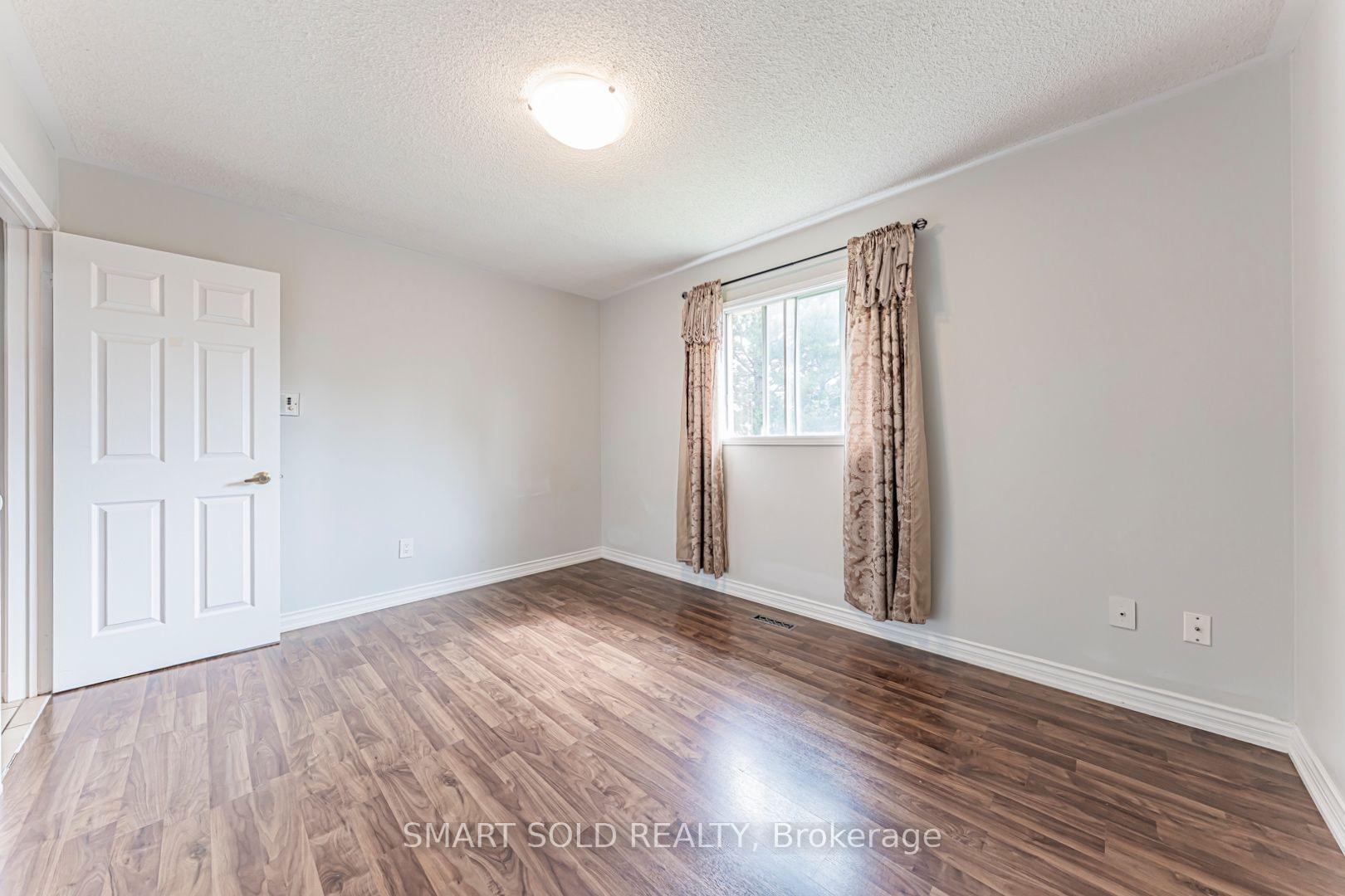 Photo 40 of 148 Castlehill Road, Vaughan, Maple — HOMEH