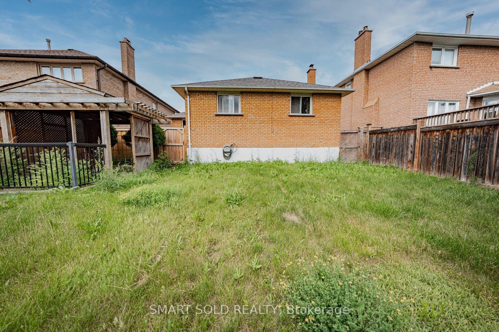 Photo 49 of 148 Castlehill Road, Vaughan, Maple — HOMEH
