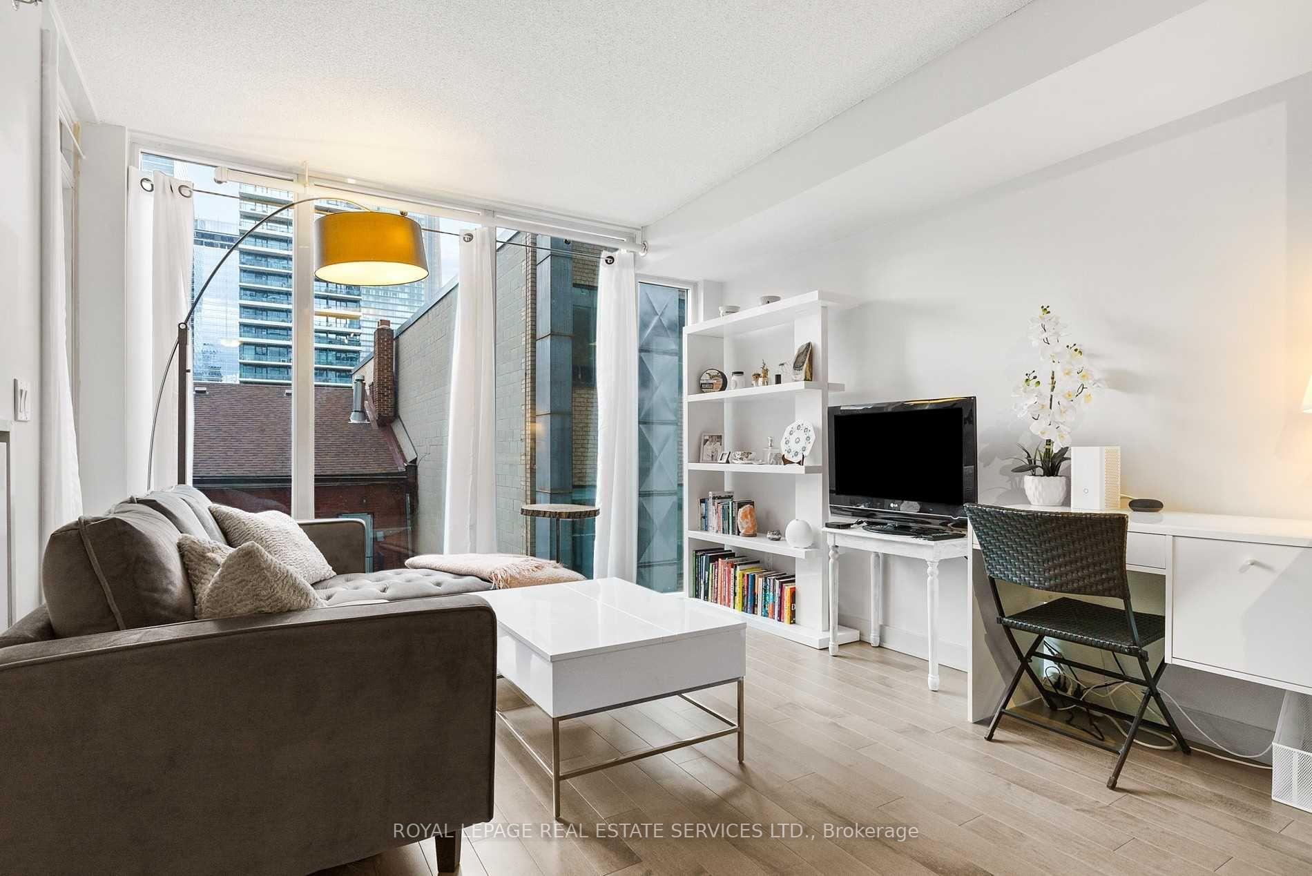 Photo 11 of Unit 430, 21 Nelson Street, Toronto, Waterfront Communities — HOMEH