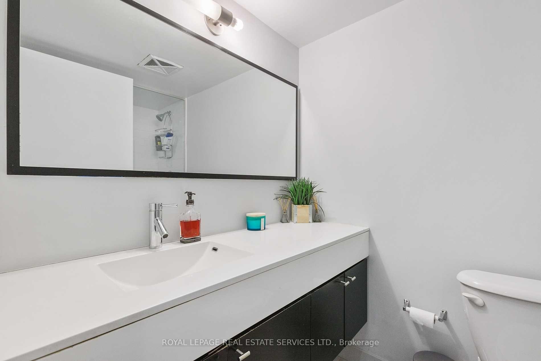 Photo 28 of Unit 430, 21 Nelson Street, Toronto, Waterfront Communities — HOMEH