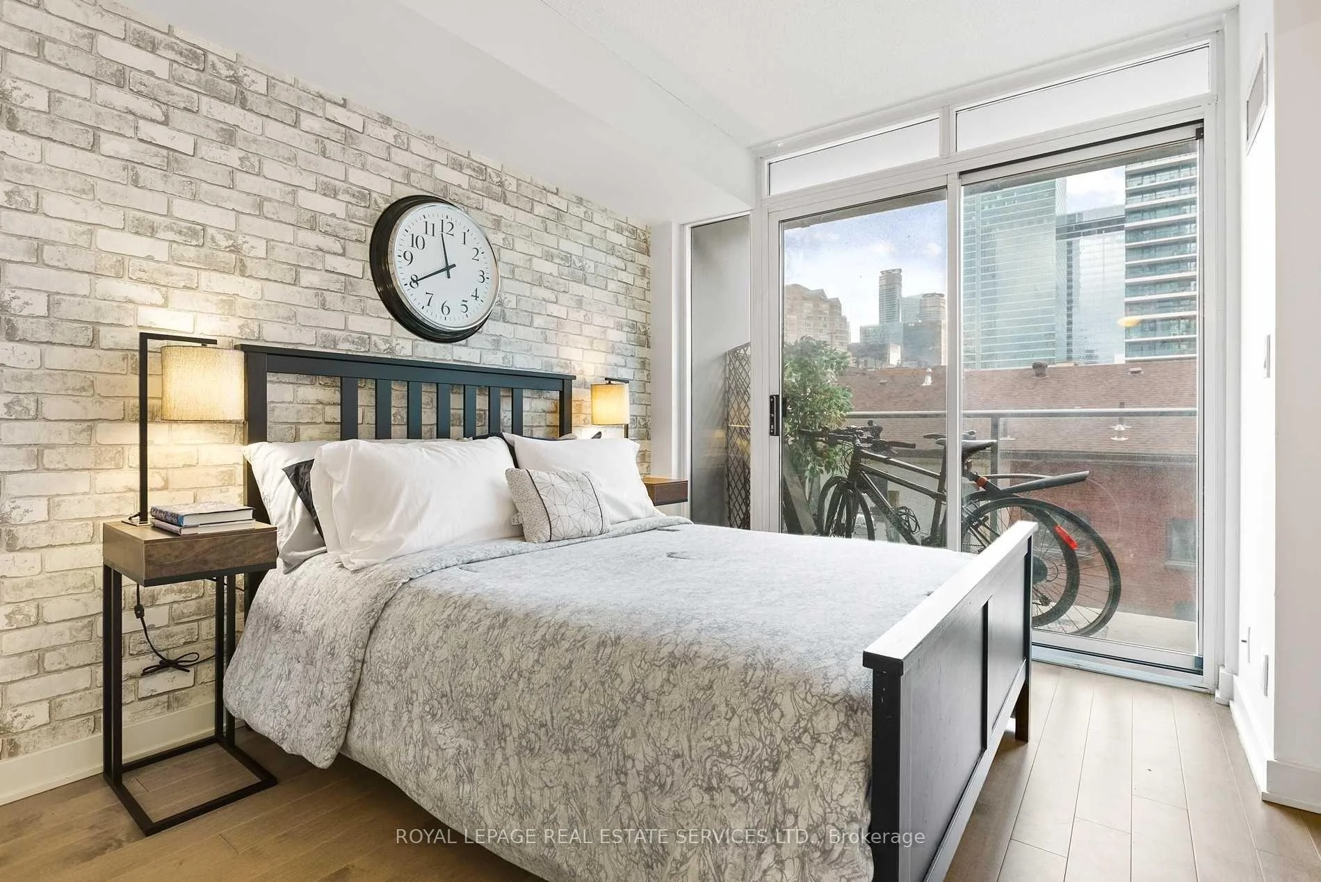Photo 17 of Unit 430, 21 Nelson Street, Toronto, Waterfront Communities — HOMEH