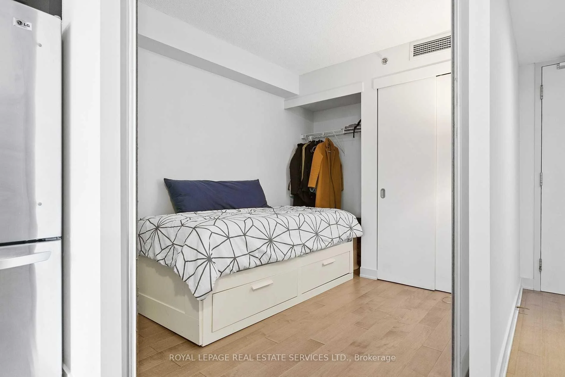 Photo 19 of Unit 430, 21 Nelson Street, Toronto, Waterfront Communities — HOMEH