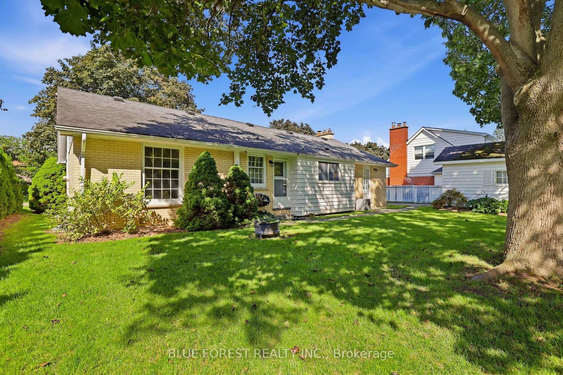 Photo 42 of 465 Averill Crescent, London, South G — HOMEH