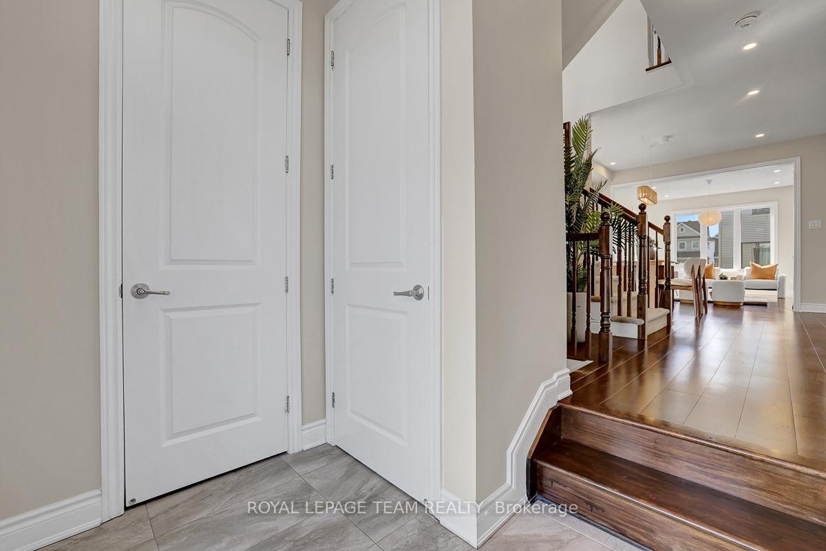 Photo 4 of 721 Megrez Way, Ottawa, Barrhaven - Half Moon Bay — HOMEH