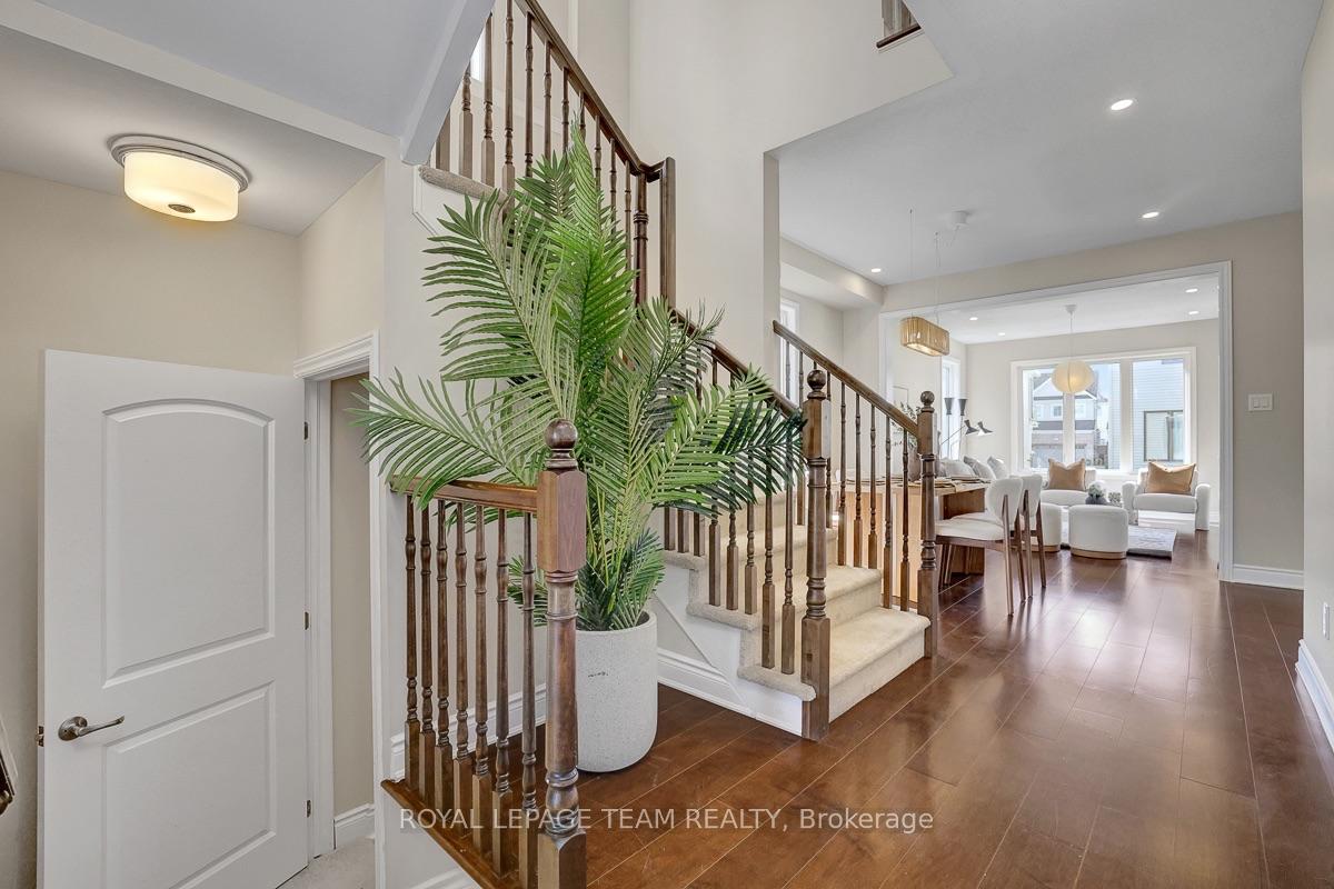 Photo 6 of 721 Megrez Way, Ottawa, Barrhaven - Half Moon Bay — HOMEH