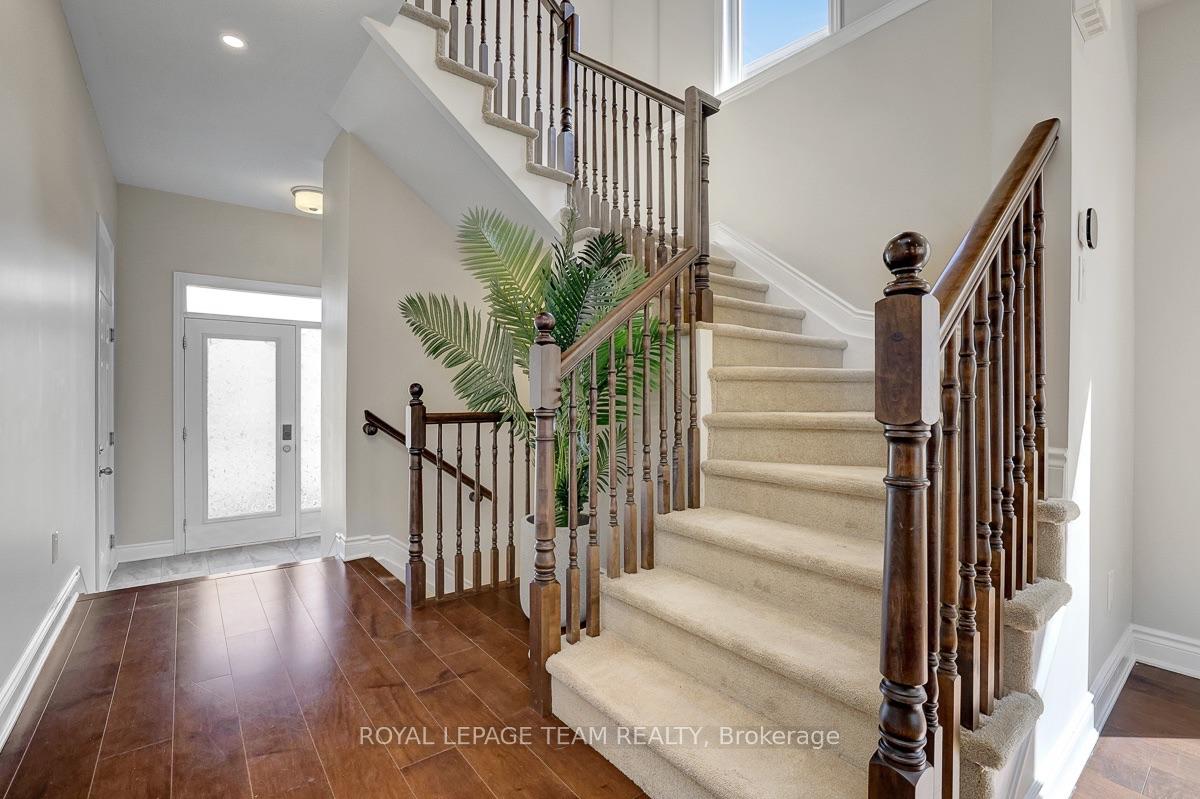 Photo 7 of 721 Megrez Way, Ottawa, Barrhaven - Half Moon Bay — HOMEH