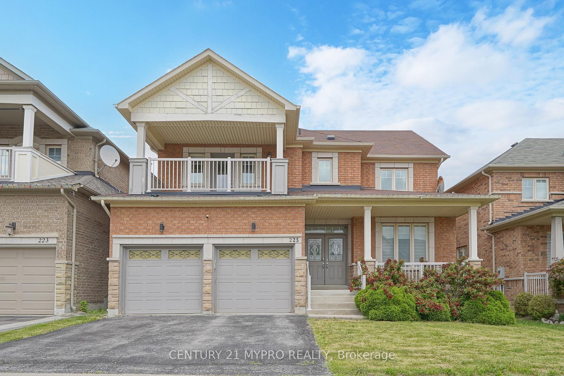 Photo 3 of 225 Silver Maple Road, Richmond Hill, Jefferson — HOMEH