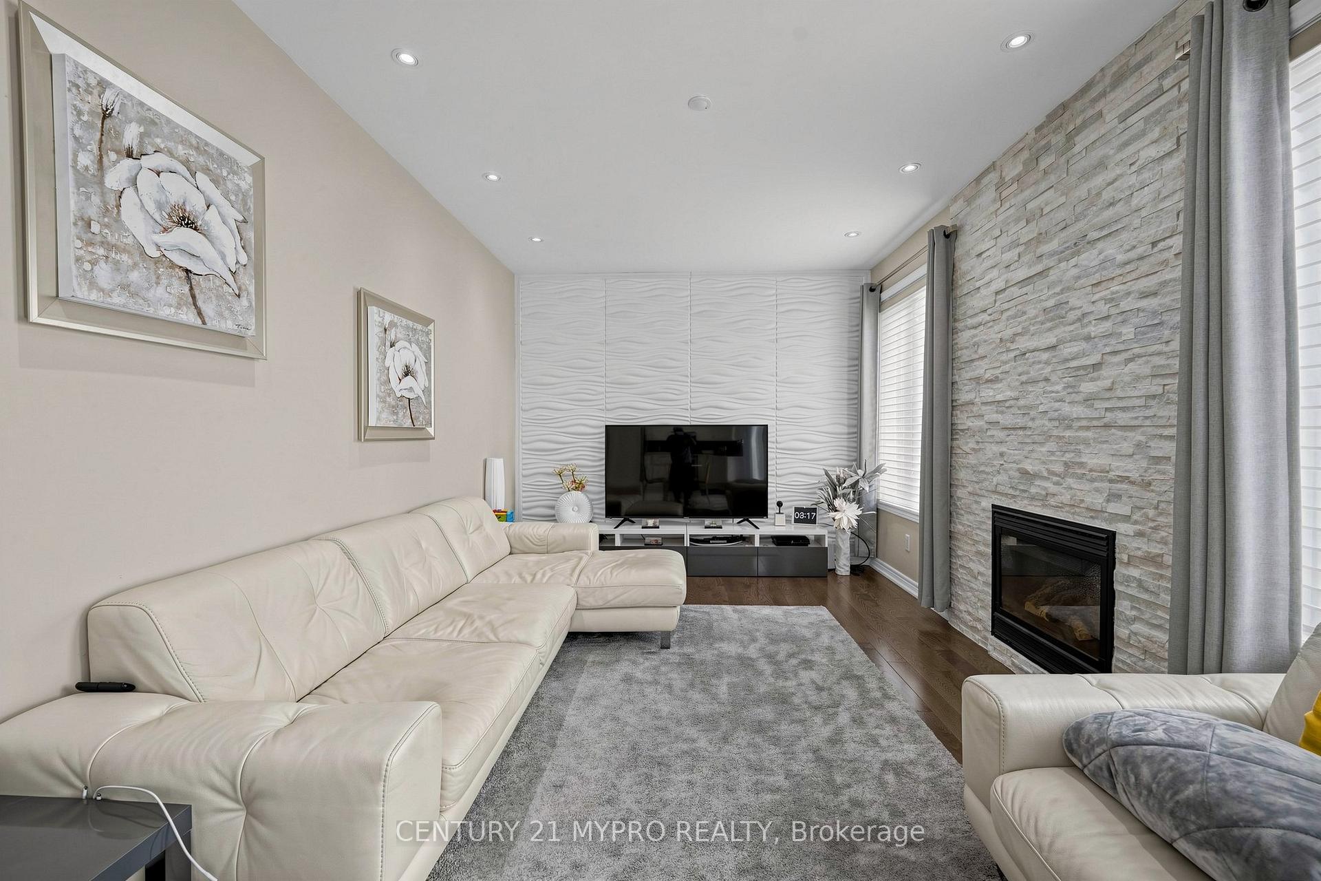 Photo 6 of 225 Silver Maple Road, Richmond Hill, Jefferson — HOMEH