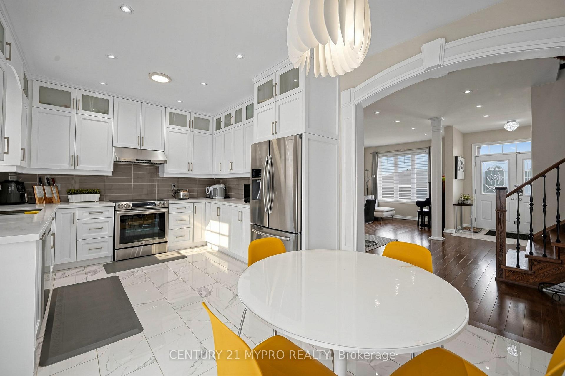 Photo 10 of 225 Silver Maple Road, Richmond Hill, Jefferson — HOMEH